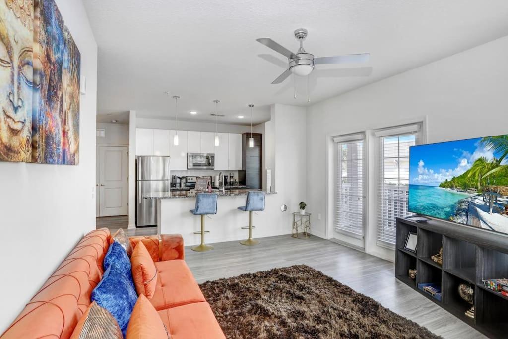 2-Bedroom Eccentric Oasis แทมปา ภายนอก รูปภาพ